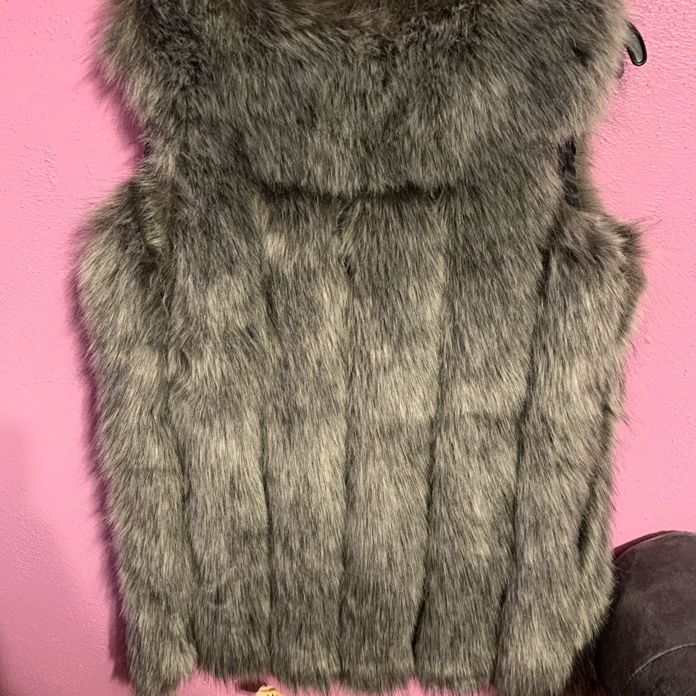 Fur vest - Picture 2 of 4